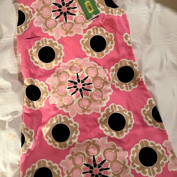Lilly Pulitzer - Picture 1 of 7